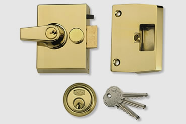 Nightlatch installation by Harrow master locksmith